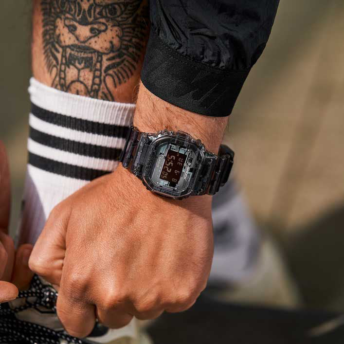 Digital Watch - Casio G-Shock Men's Multicolored Watch DW-5600NN-1ER