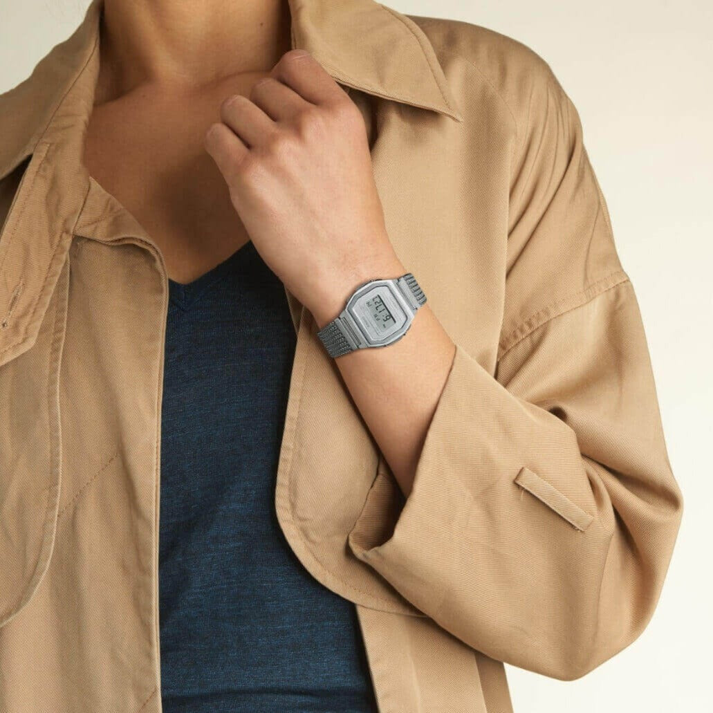 Digital Watch - Casio Vintage Unisex Silver Watch A1000MA-7EF