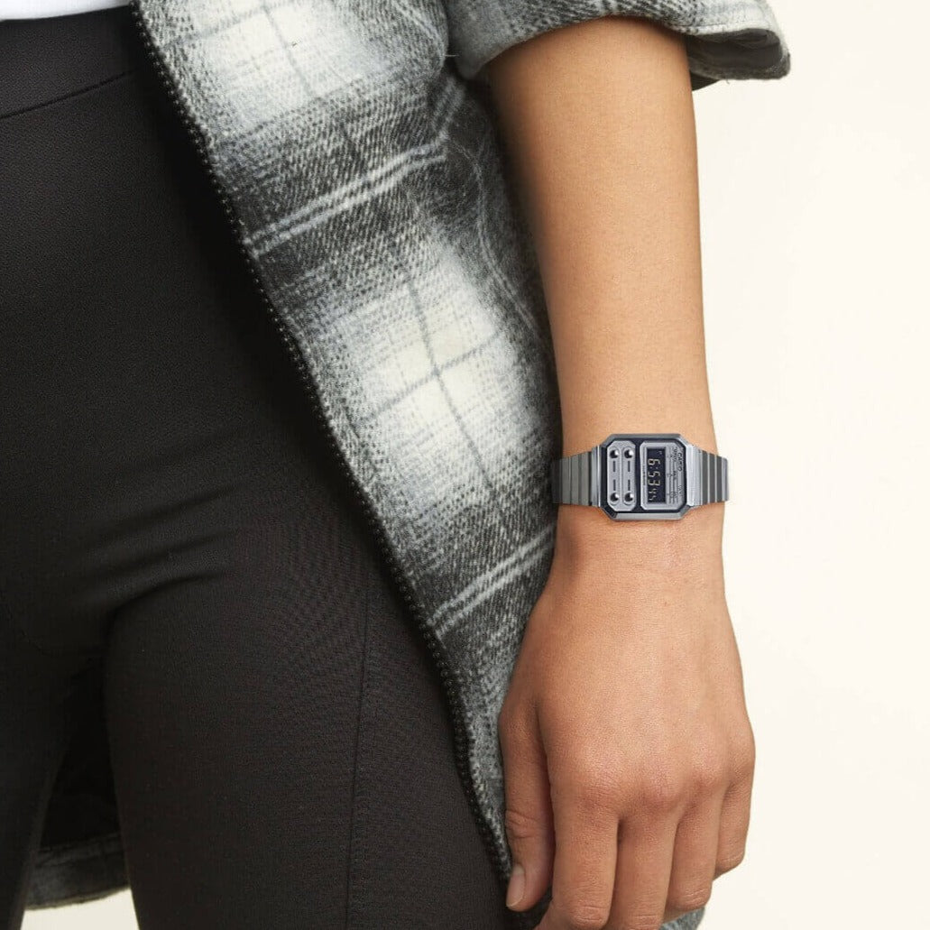 Digital Watch - Casio Vintage Unisex Silver Watch A100WE-7BEF