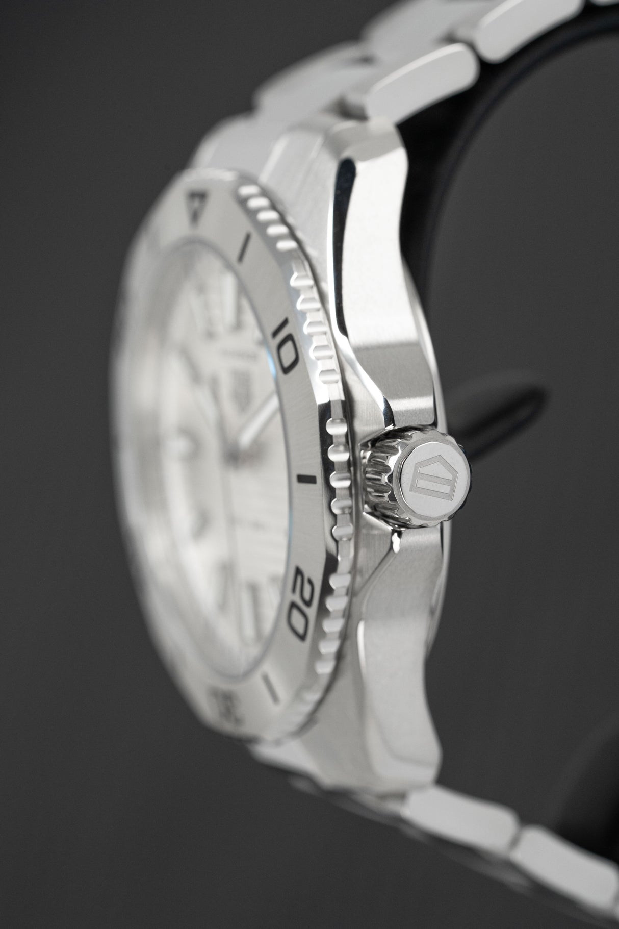 Tag Heuer Watch Aquaracer Professional 200 White WBP1111.BA0627