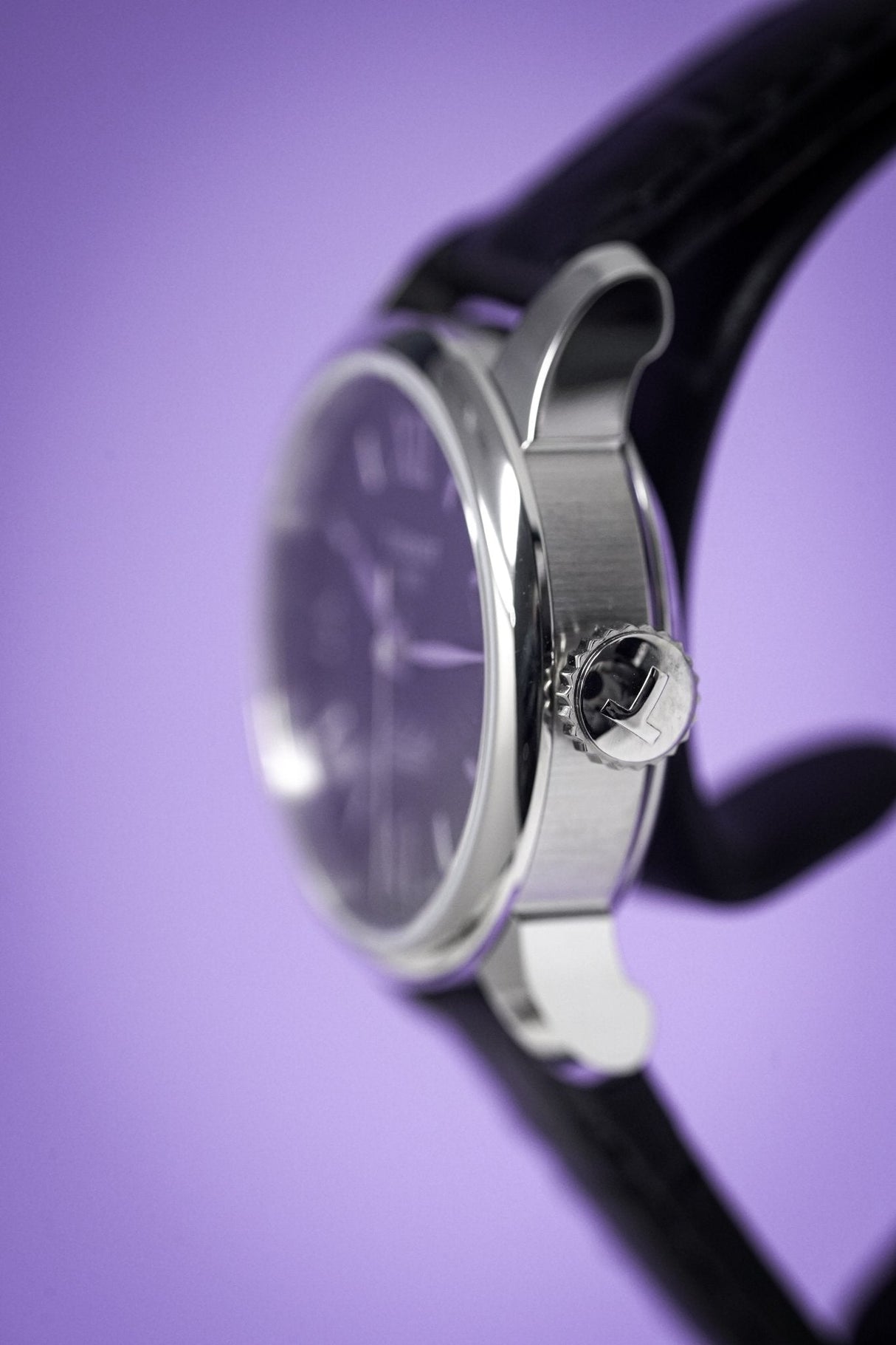 Tissot T-Classic Le Locle 25mm - Watches & Crystals