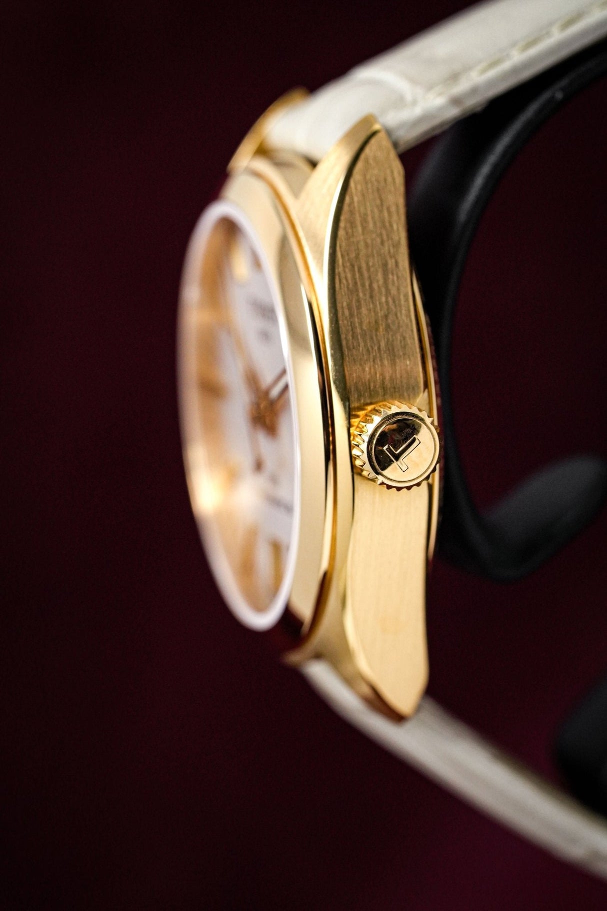 Tissot T-Classic PR 100 Rose Gold - Watches & Crystals