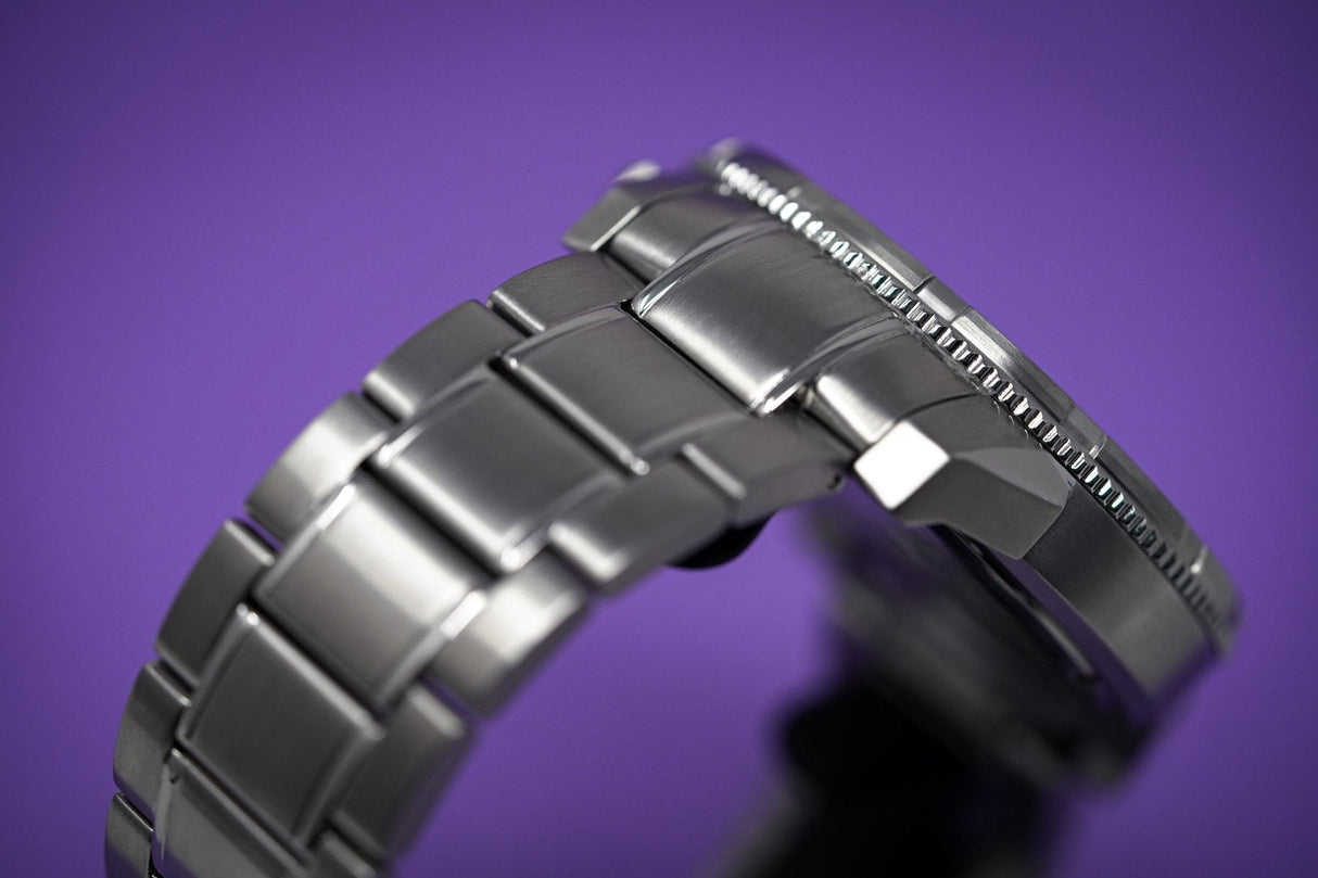 Versace Casual Chronograph Steel - Watches & Crystals