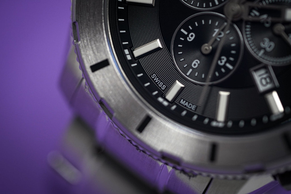 Versace Casual Chronograph Steel - Watches & Crystals