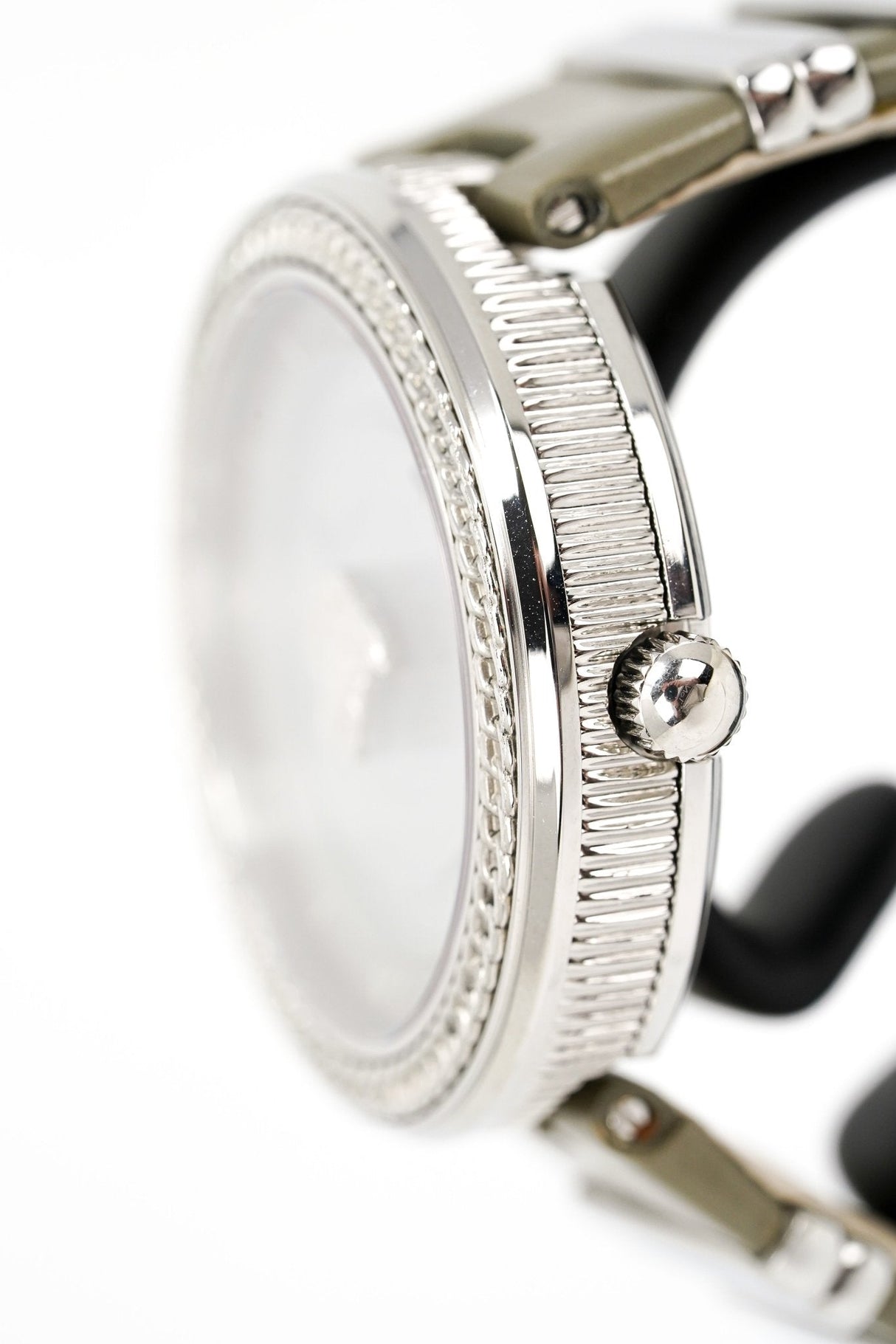 Versace Ladies Watch V Metal Patent VLC120016 - Watches & Crystals