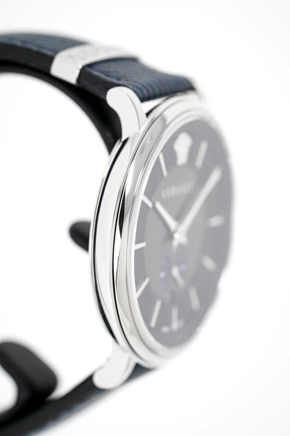 Versace Men's Watch V-Circle Small Seconds Blue VEBQ01018 - Watches & Crystals