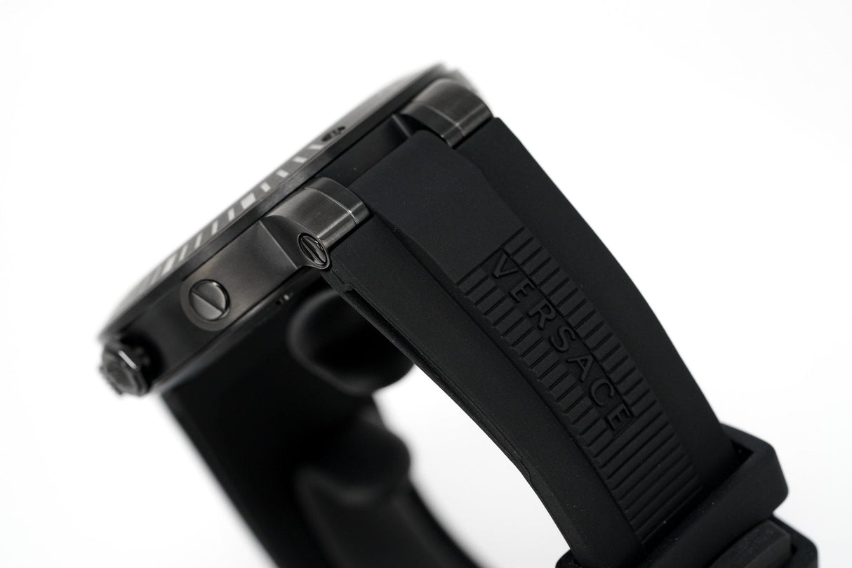 Versace Men's Watch V-Extreme Pro Dual Time Black VCN020017 - Watches & Crystals