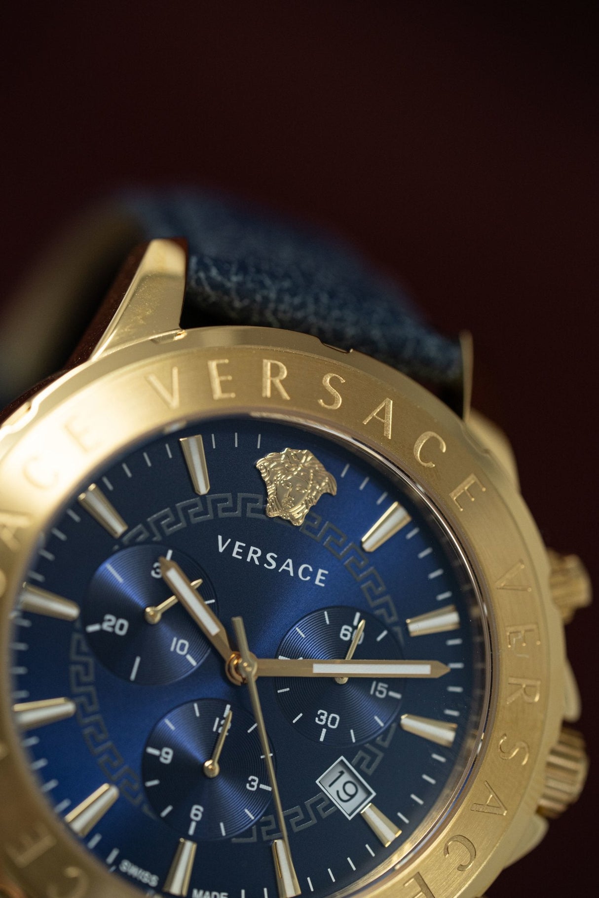 Versace Signature Chronograph Blue - Watches & Crystals