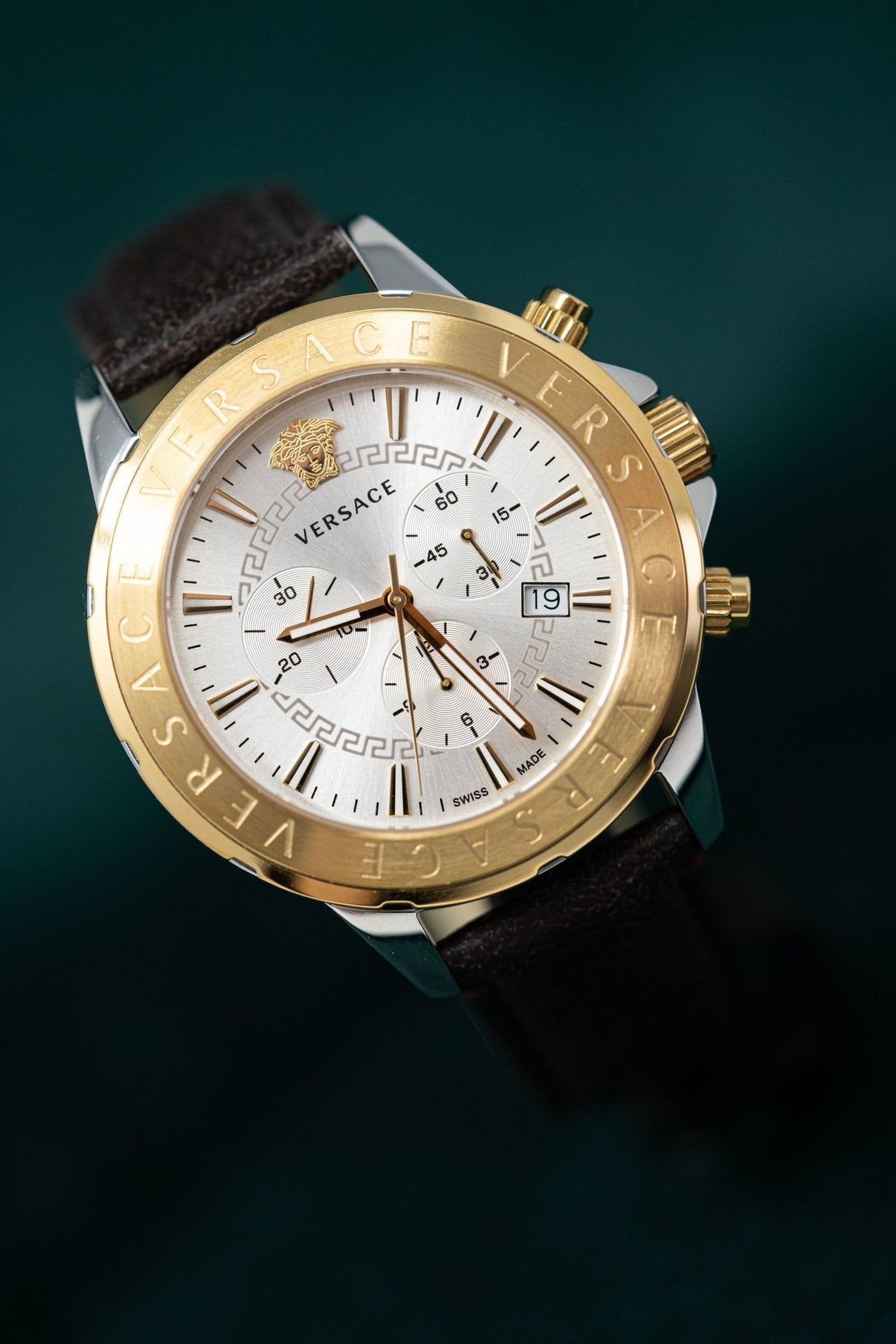 Versace Signature Chronograph Silver - Watches & Crystals