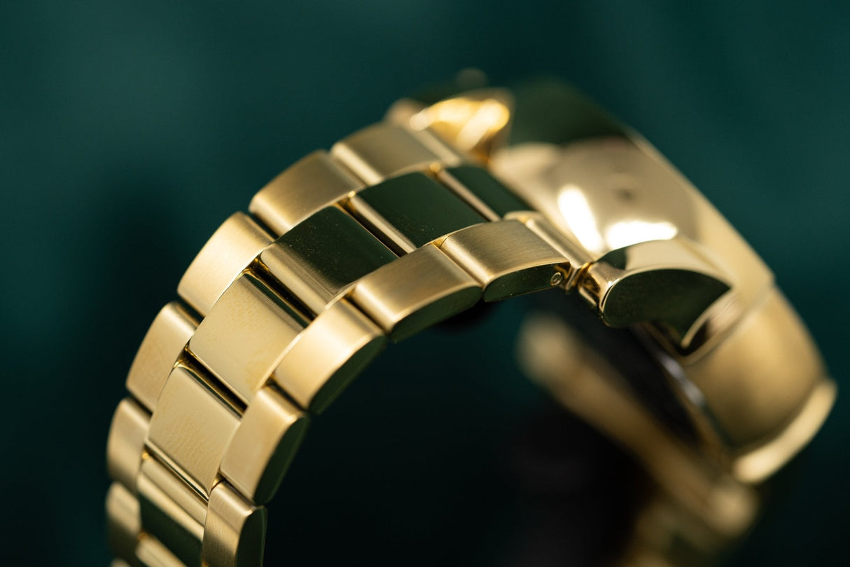 Versace Urban Chronograph Brown - Watches & Crystals