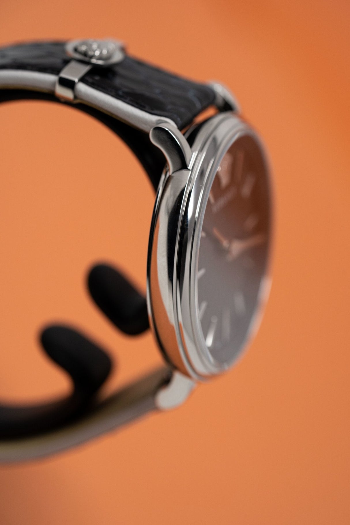 Versace V-Circle Stainless Steel - Watches & Crystals