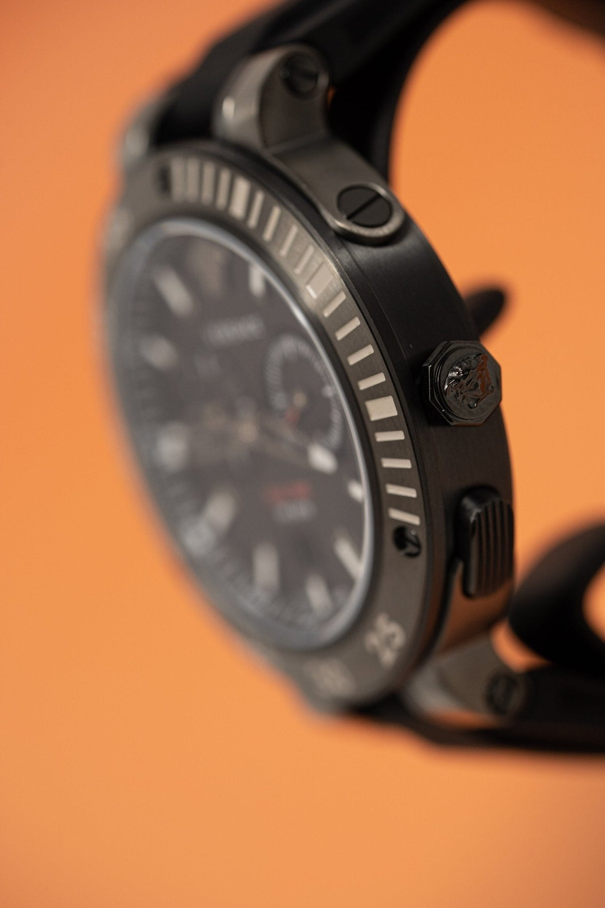 Versace V-Extreme GMT Black - Watches & Crystals