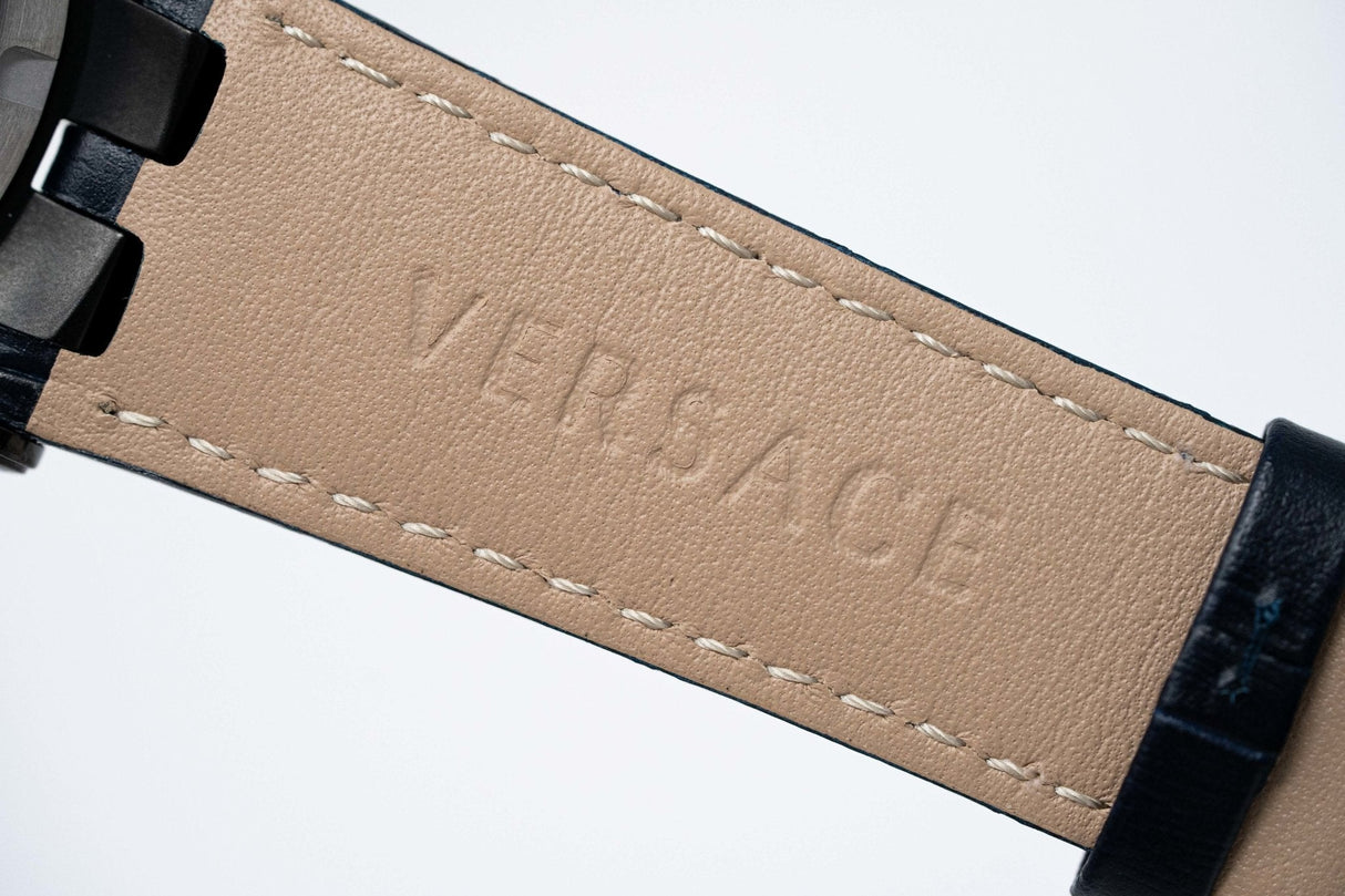 Versace V-Race GMT Blue - Watches & Crystals