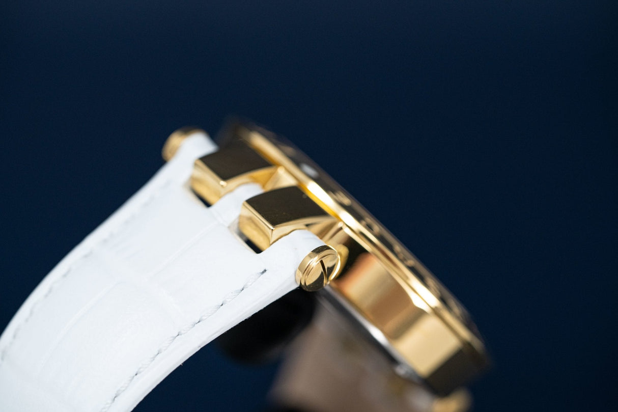 Versace V-Race GMT White - Watches & Crystals