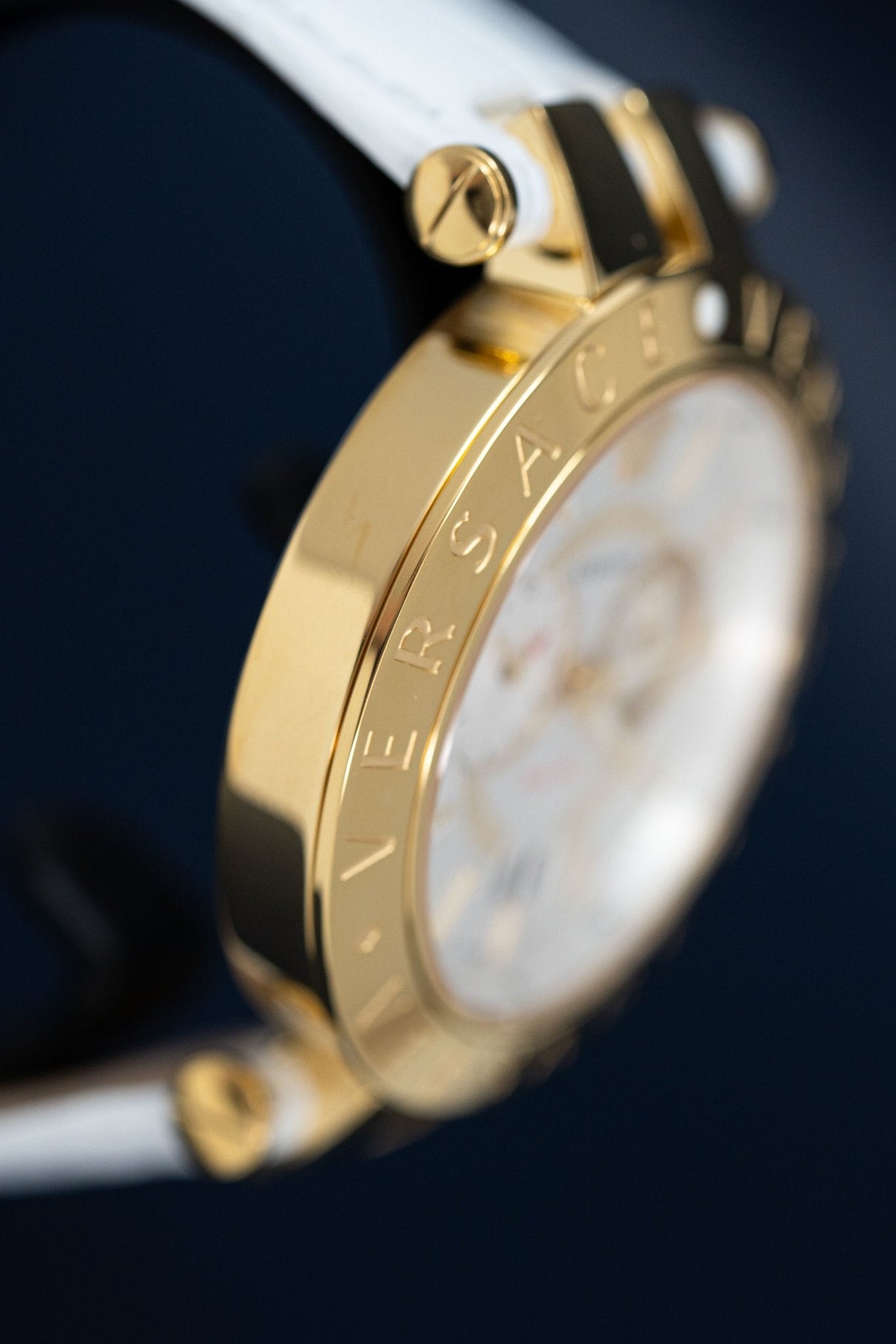 Versace V-Race GMT White - Watches & Crystals