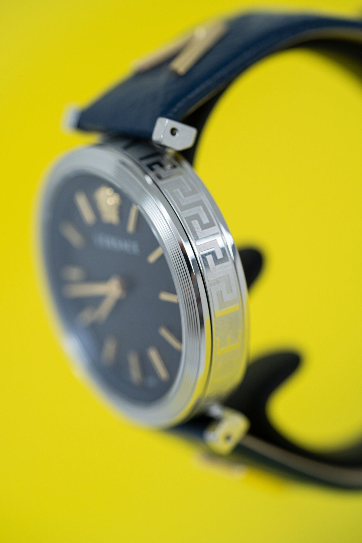 Versace V-Twist Blue - Watches & Crystals