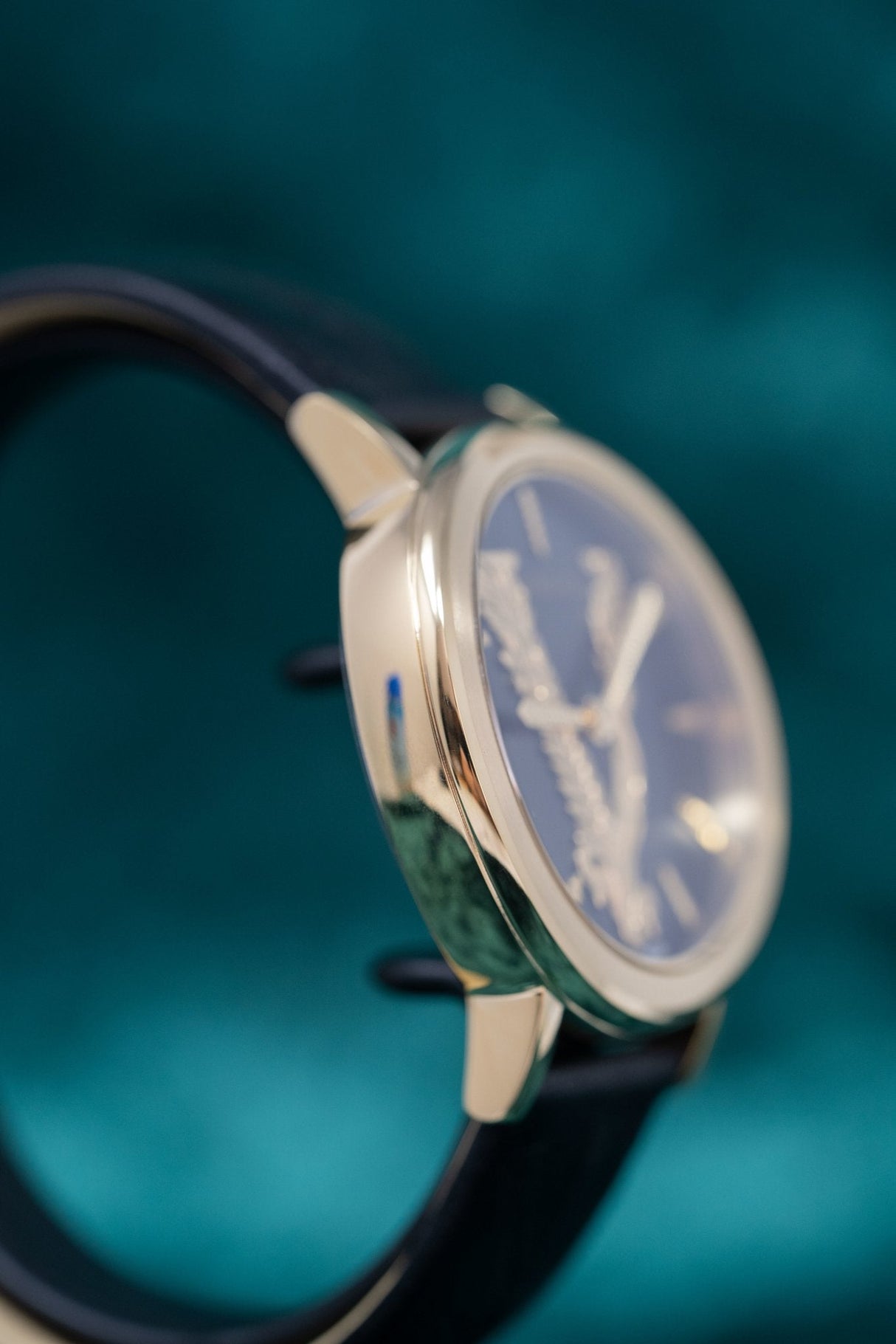 Versace Virtus Black - Watches & Crystals