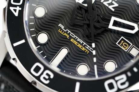 M2Z Men's Watch Diver 200 Black 200-002 - Watches & Crystals