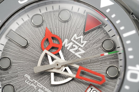 M2Z Men's Watch Diver 200 Grey IP Gun 200-004 - Watches & Crystals