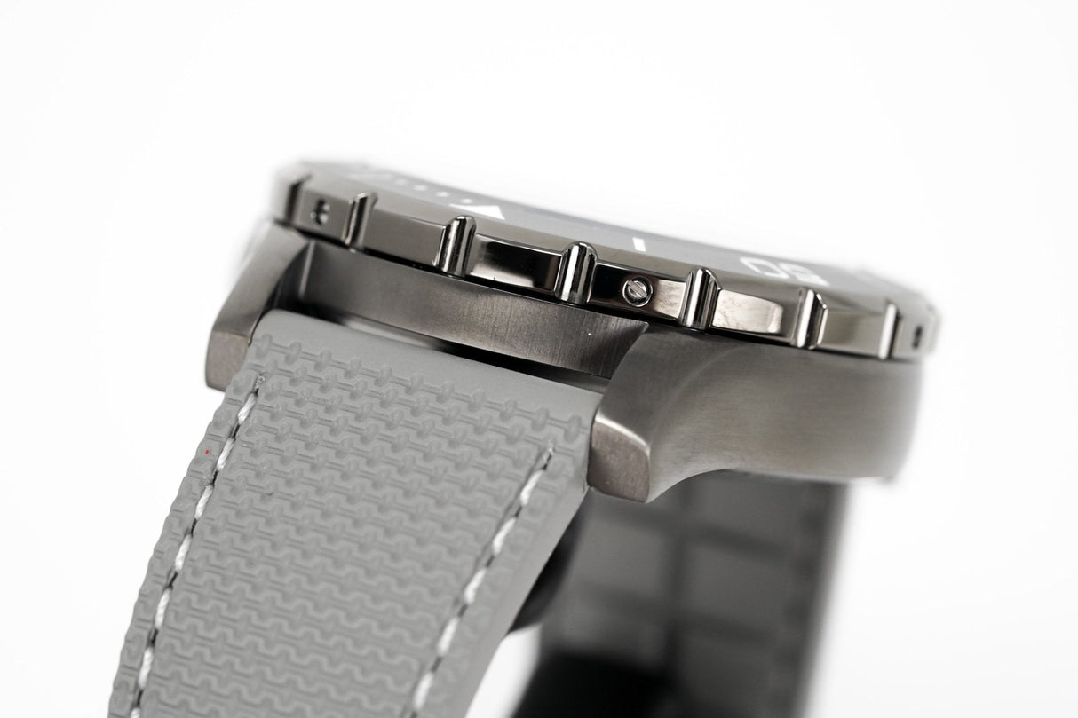 M2Z Men's Watch Diver 200 Grey IP Gun 200-004 - Watches & Crystals