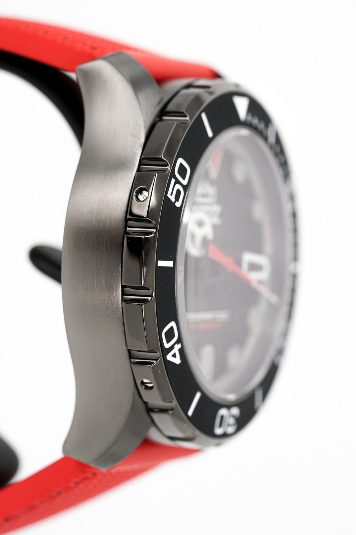 M2Z Men's Watch Diver 200 Red IP Gun 200-005 - Watches & Crystals