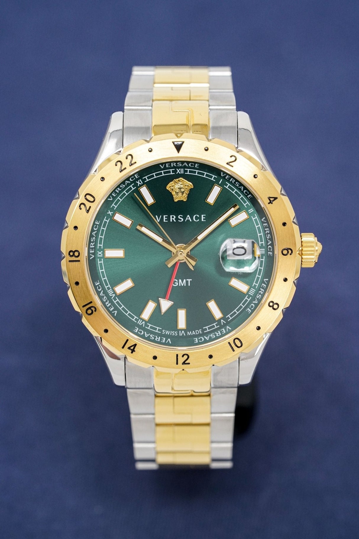 Versace Men's Watch Hellenyium GMT Two-Tone Green V11050015 - Watches & Crystals