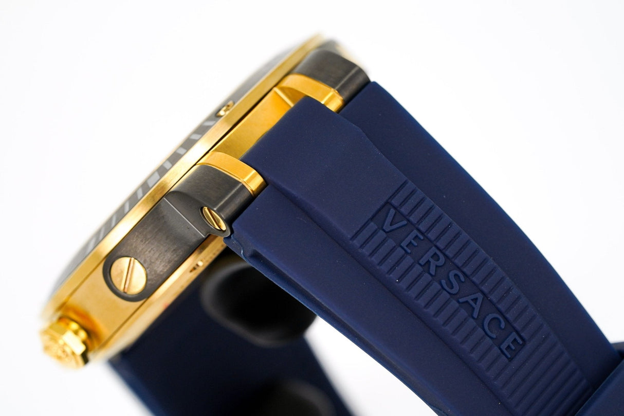 Versace Men's Watch V-Extreme Pro Dual Time Blue VCN010017 - Watches & Crystals