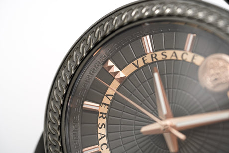 Versace Men's Watch Viamond Black VEPO00520 - Watches & Crystals