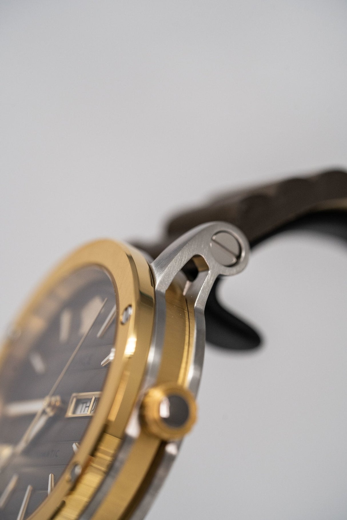 Versace Theros Day Date Brown - Watches & Crystals