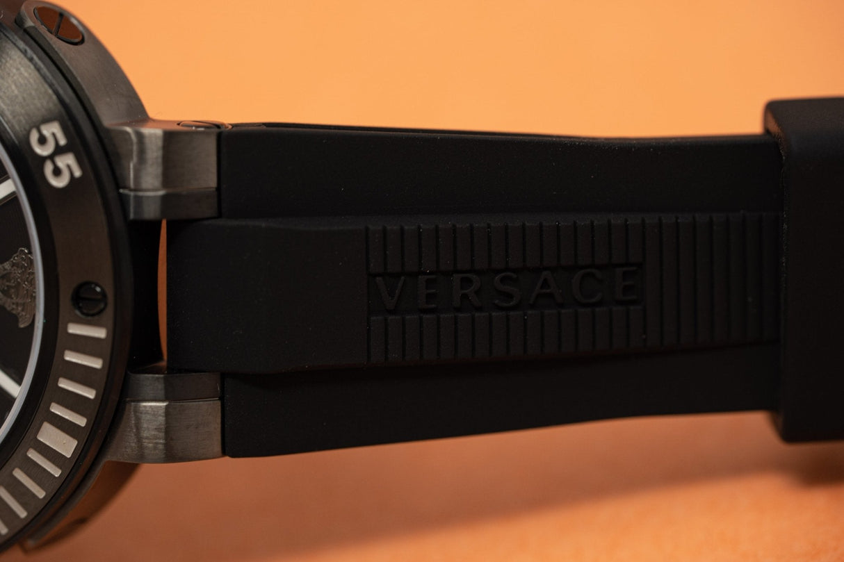 Versace V-Extreme GMT Black - Watches & Crystals