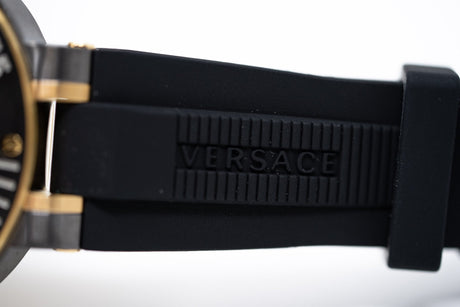 Versace V-Extreme GMT Blue - Watches & Crystals