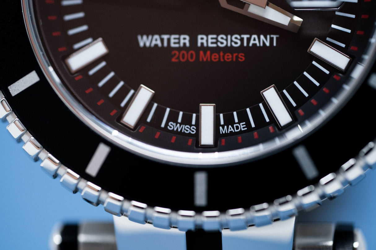 Versace V-Race Diver Stainless Steel - Watches & Crystals