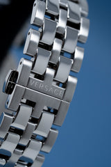Versace V-Race Diver Stainless Steel - Watches & Crystals