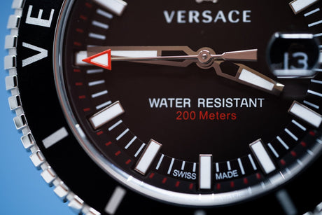 Versace V-Race Diver Stainless Steel - Watches & Crystals